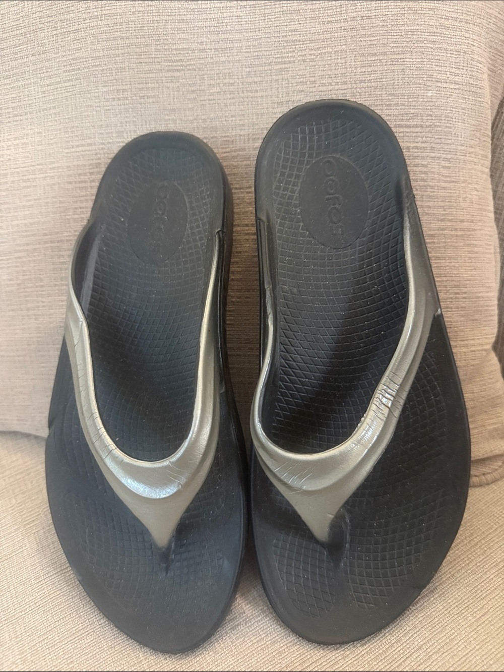 OOFOS Black Sandals with Silver Straps - Women's Recovery Flip Flops